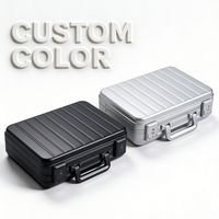 Mallette d'attache en aluminium pur dur personnalisée en argent pratique de luxe de qualité supérieure avec mousse