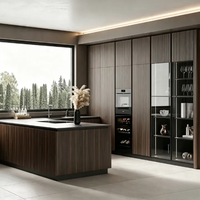 Ensemble d'armoires de rangement de cuisine modulaires avec garde-manger et rangement de cuisine organisé