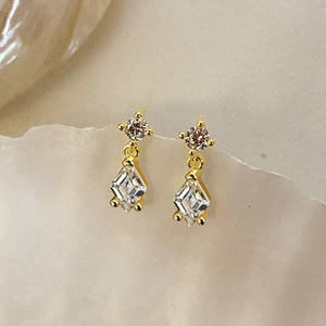 Orecchini a Perno Geometrici a Forma di Diamante con Zirconi Rotondi per Donne, Gioielli Delicati alla Moda - Product Image 5