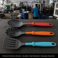 Paire d'ouvre-bouteilles en silicone et métal, motifs dessin animé colorés (oreilles de lapin, cornes de diable, yeux en relief, corps cloche), ustensile de bar et de cuisine