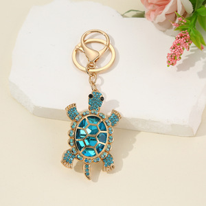 พวงกุญแจรูปเต่าโลหะสีทองสไตล์วินเทจ ประดับคริสตัลหลากสี พิมพ์ลายซิลค์สกรีน ของตกแต่งสำหรับผู้หญิง - Product Image 3