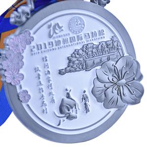 עיצוב לוגו מדליות מדליון מתכת בהתאמה אישית סגסוגת אבץ פרס צבע כחול שקוף צבע הרים הרים מדליית טיפוס עם סרט - Product Image 5