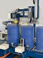Système de remplissage automatique pour fûts et IBC, ligne d'équipement de conditionnement de liquides lubrifiants pour moteurs