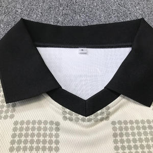 Camiseta corta de fútbol para mujer con diseño de sublimación personalizada - Product Image 4