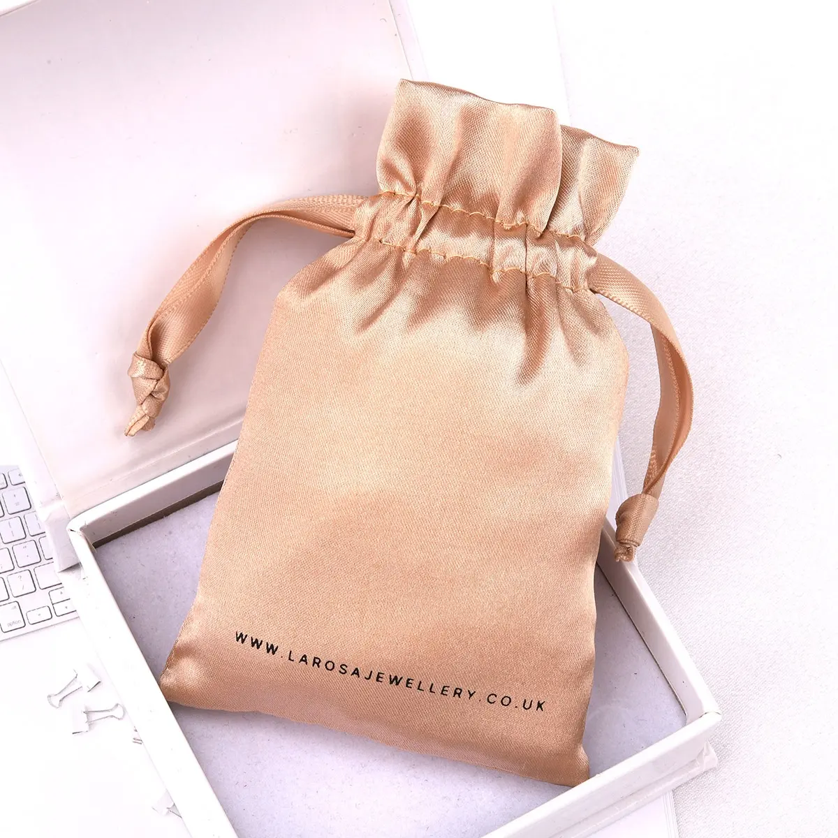 Benutzer definierte Rose Gold Soft Jewelry Geschenk Parfüm Verpackung Seiden tasche Kordel zug Logo Bedruckte Seiden satin Tasche