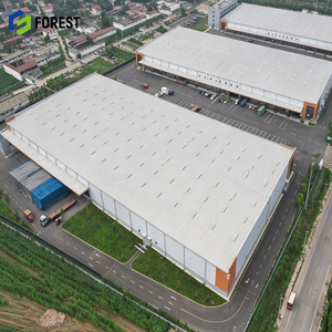 Entrepôt industriel modulaire clé en main en acier préfabriqué à grande portée avec structure automatisée pour le stockage de marchandises - Product Image 1