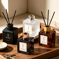 Bouteille diffuseur de parfum vide en verre ambré dépoli carré, 50ml, 100ml, 150ml, 200ml, avec bouchon à vis, personnalisable OEM/ODM