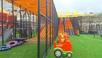 Équipement de parc d'attractions extérieur multifonctionnel pour enfants, grande aire de jeux d'aventure avec trampoline et toboggans