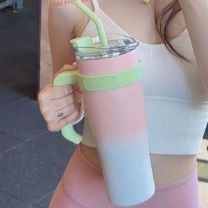 แก้วน้ำเก็บความเย็นแบบมีหูจับ ขนาด 40 ออนซ์ ผนังสองชั้น ฝาปิดพร้อมหลอดดูด กันลื่น รับผลิตตามแบบ ODM สร้างแบรนด์ของคุณเอง - Product Image 2
