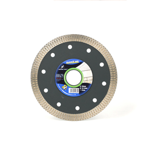 Lame diamantée turbo de 125 mm pour la découpe de carreaux en céramique et porcelaine, avec bord en maille, pressée à chaud, sans éclats, disque de scie diamantée OEM - Product Image 1