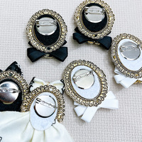 Broche rétro portrait Marilyn Monroe Audrey Hepburn, broche à nœud noir et blanc avec perle pour femme, bijoux