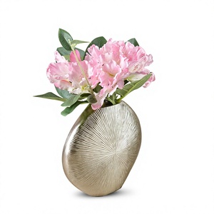 Florero Decorativo de Metal con Superficie Texturizada para Interiores Contemporáneos y Decoración de Hogares de Lujo - Product Image 1