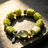 Bracelet vintage style forêt, perles carrées en cristal vert, pierre gris-vert, breloque argentée, bracelet multi-gemmes