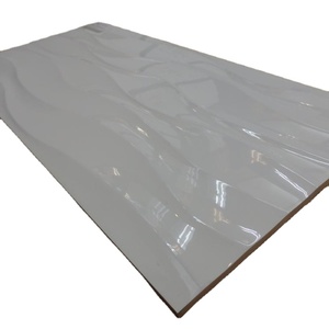 Azulejos de pared de cerámica de porcelana blanca antideslizante esmaltada de 300x600mm estilo clásico para <span class=keywords><strong>baño</strong></span> Interior acabado brillante para suelo de villas - Product Image 1