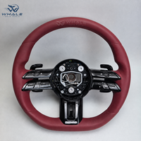 Volant de direction haut de gamme avec finition en fibre de carbone, palettes de changement de vitesse et design de modification intérieure personnalisé