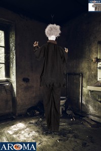 Spaventoso Pupazzo di Vecchio Sospeso per Halloween con Effetti Sonori e Movimento per Case Infestate, Feste, Porticati e Allestimenti Spettrali - Product Image 3