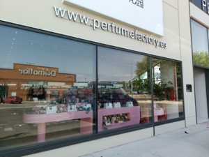 Paquete de 2 Sets de Regalo de Perfume YARAS Modelo AB024-1 Fragancia - Product Image 6