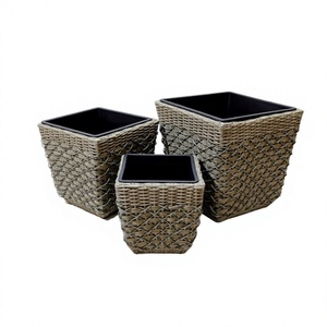 Maceta Cuadrada Minimalista de Alta Calidad, Cesta de Mimbre Plástico Tejido Cruzado, Duradera, Ecológica, Decoración para Jardín y Flores de Exterior - Product Image 1