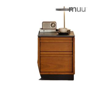 Mesa de Noche Muu de Madera Maciza con Cajones, Mueble de Almacenamiento para Dormitorio, Estilo Retro, Diseño de Mediados de Siglo - Product Image 4