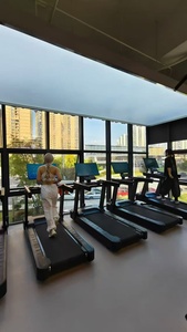 Tapis roulant commercial électrique 32'' avec écran incurvé de luxe, robuste, sans fil, professionnel, pour l'entraînement <span class=keywords><strong>cardio</strong></span> - Product Image 5