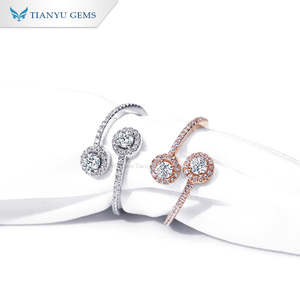 Anillo de Plata con Doble Piedra de Moissanita Trenzada Delicada Tianyu, 2 Colores, Regalo Ideal para Aniversario y Cumpleaños para Ella - Product Image 1