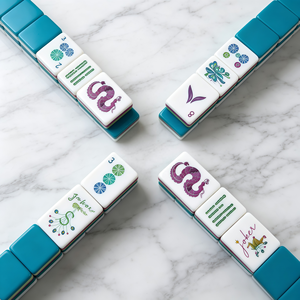 Nouvel ensemble de mahjong américain <span class=keywords><strong>bleu</strong></span> <span class=keywords><strong>lac</strong></span> 2026 en promotion – Jeu d'été pour 4 joueurs avec tuiles en acrylique et tapis pliable – Kit de mahjong de loisirs - Product Image 1