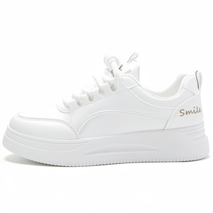 Chaussures souples blanches respirantes pour femme, nouvelle conception en maille fine, polyvalentes, décontractées, à semelle épaisse, pour étudiantes, sport et course à pied - Product Image 2