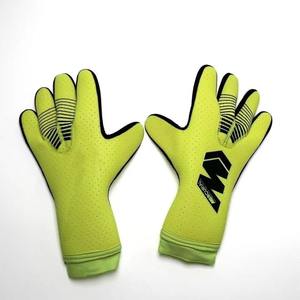 PU 足球守门员手套，带 4 毫米橡胶防滑魔术贴，额外手指保护，适合户外训练 - Product Image 3