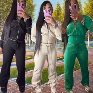 طقم نسائي ربيعي من قطعتين: توب قصير بجيوب وسترة هودي وبنطلون واسع الساق، ملابس كاجوال للجري - Product Image 2