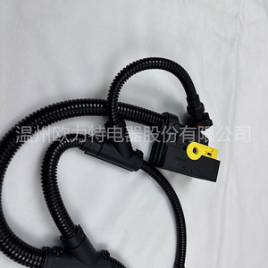 สายไฟรถบรรทุก Ouri รุ่น 21706081 สำหรับรถบรรทุกวอลโว่ 24V ฉนวน PVC ระดับ IP65 - Product Image 4