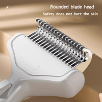 Fournitures pour animaux de compagnie en gros, peigne autonettoyant pour éliminer les poils, brosse de toilettage à 18 lames pour chiens et chats