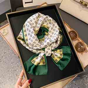 Pañuelo Elegante Cuadrado de Seda para Mujer, Versátil, Delgado, Largo, para Atar el Cabello, Ideal para Primavera y Otoño - Product Image 6