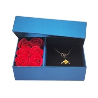 Boîte cadeau d'emballage de bijoux en forme de fleur de savon rose avec couvercle rigide et base personnalisée avec fenêtre transparente pour colliers/bagues