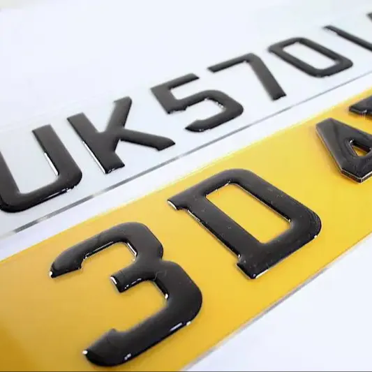 Gel 3D reflectante de tamaño europeo y placa de matrícula de coche con letras acrílicas 4D en blanco, color amarillo y blanco, placa de matrícula de coche del Reino Unido