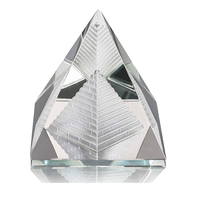 Heißer Verkauf: 40mm 50mm 60mm 80mm 3D Kristallglas Hohle Pyramide EISBERG-Motiv Poliertes Briefbeschwerer-Ornament Geschnitzt Transparent