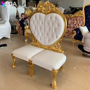 LEDA il divano in stile trono dorato a prezzi accessibili del re e della regina, un divanetto da matrimonio reale e lussuoso. - Product Image 3