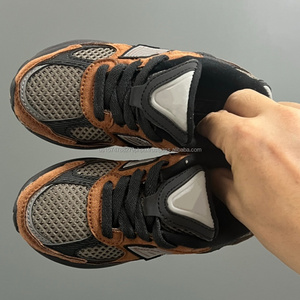 Nuevo Estilo de Calzado Deportivo Infantil 9060, Zapatillas para Niños, Zapatos de Diseño para Equilibrio - Product Image 3