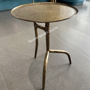 JS ZGF27 classico metallo <span class=keywords><strong>mobili</strong></span> in ottone antico tavolino in ferro forgiato irregolare tre gambe piccolo tavolino da salotto - Product Image 1