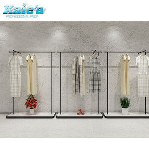 OEM negozio di abbigliamento di usura delle donne del basamento del metallo di visualizzazione attaccatura display rack per abbigliamento - Product Image 1
