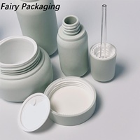 Vente en gros d'usine de flacons de savon liquide blancs vides 30ml 50ml 100ml 150ml en plastique violet et vert avec applicateur pour pompes à eau