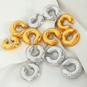 ต่างหูฮักกี้รูปทรงเรขาคณิตรูปตัวยูสีทองสีเงินไทเทเนียมเหล็กเครื่องประดับแฟชั่นสำหรับผู้หญิงสำหรับงานปาร์ตี้ - Product Image 4