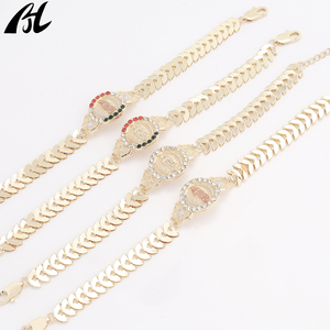 Vòng tay nữ trang mạ vàng hình Đức Mẹ Guadalupe đeo hoa hồng, mạ vàng ba lớp kiểu Brazil, vàng 14k - Product Image 2