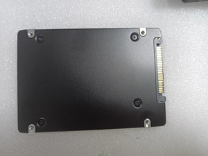 Unidad de estado sólido HORNG SHING usada PM9A3 U.2 960G SATA 6Gbps SSD - Product Image 4