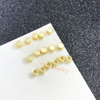 Perle cubique facettée mate en laiton plaqué or 18 carats de 5 mm pour la fabrication de bijoux