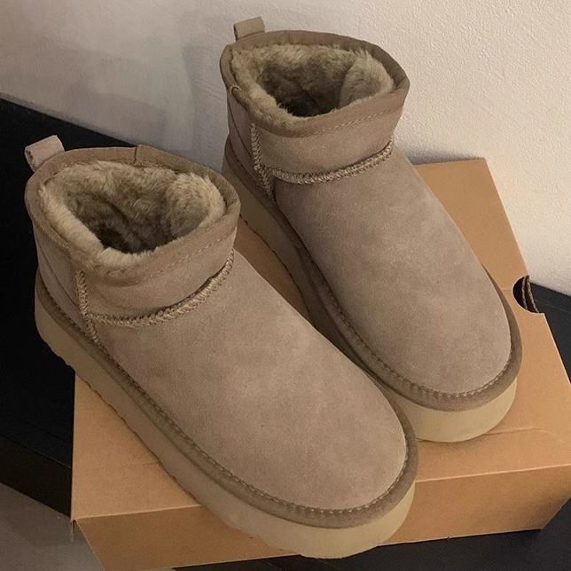 สีน้ำตาลอ่อน