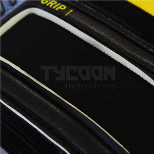 ถุงมือผู้รักษาประตูขนาดกลางออกแบบถุงมือผู้รักษาประตูของคุณ - Product Image 6