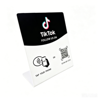 Panneau d'affichage de table avec code QR pour la lecture, panneau indicatif pour cartes de paiement, cartes de revue, panneau de signalisation NFC QR Code pour la vente en gros et les réseaux sociaux