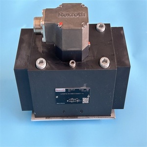 วาล์วควบคุมทิศทางเซอร์โว Rexroth รุ่น 4wS2E16-22/200B12T35KCV-11c อุปกรณ์เครื่องจักรไฮดรอลิก - Product Image 1