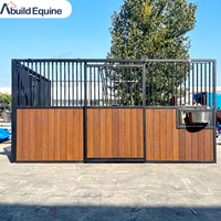 Box pour chevaux avec porte coulissante robuste, structure en acier de qualité supérieure, 3x2,2m et taille personnalisée