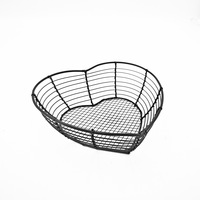 China fabriek levert direct metalen draad opbergmand hartvormige fruitmand snoepbak snackbak tafelblad organizer